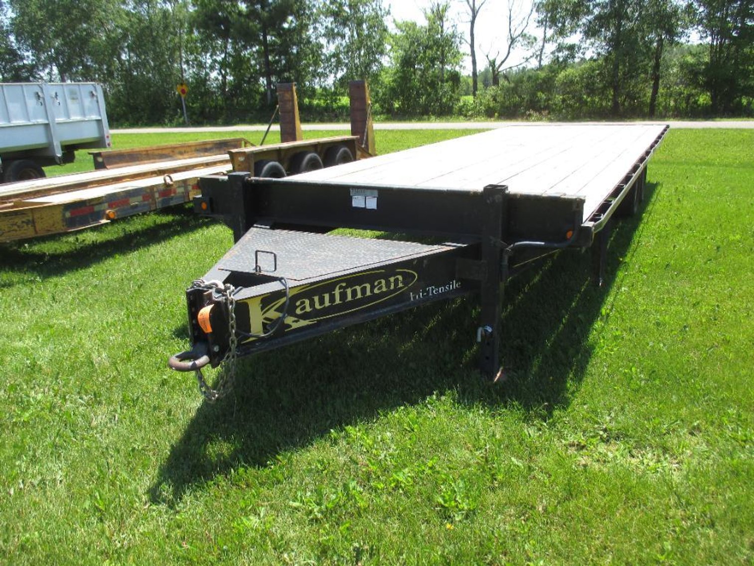 2014 Kaufman Hi-Tensile 25' Deck Over Tandem Axle Trailer, VIN 5VGFP2527FL000663 (no title)