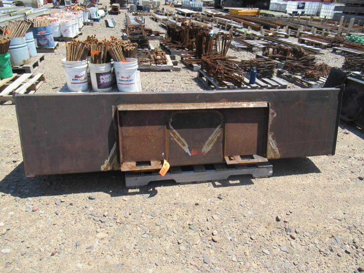 Universal Mount 84" Skid Steer Bucket