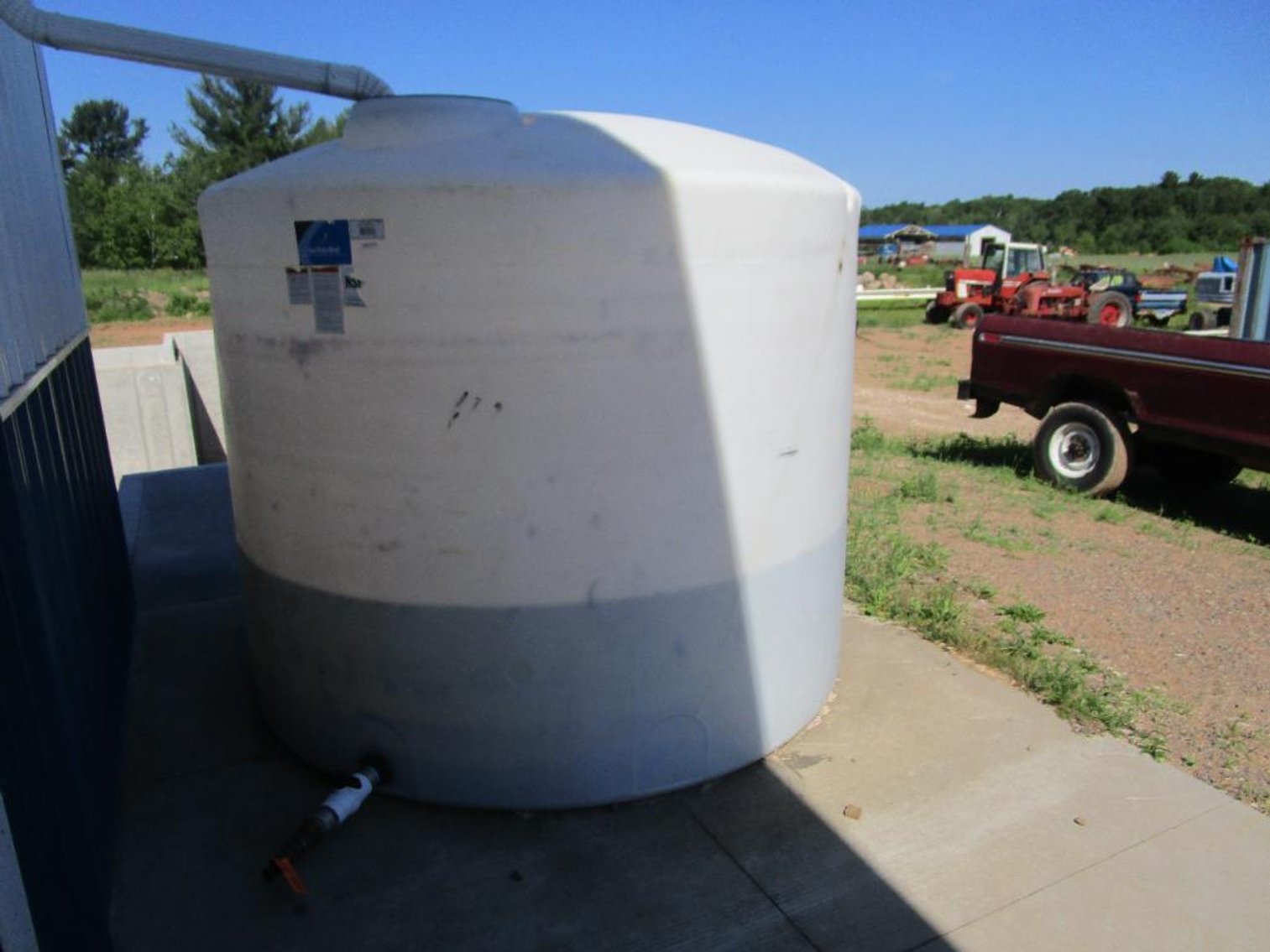 2000 Gal Poly Tank