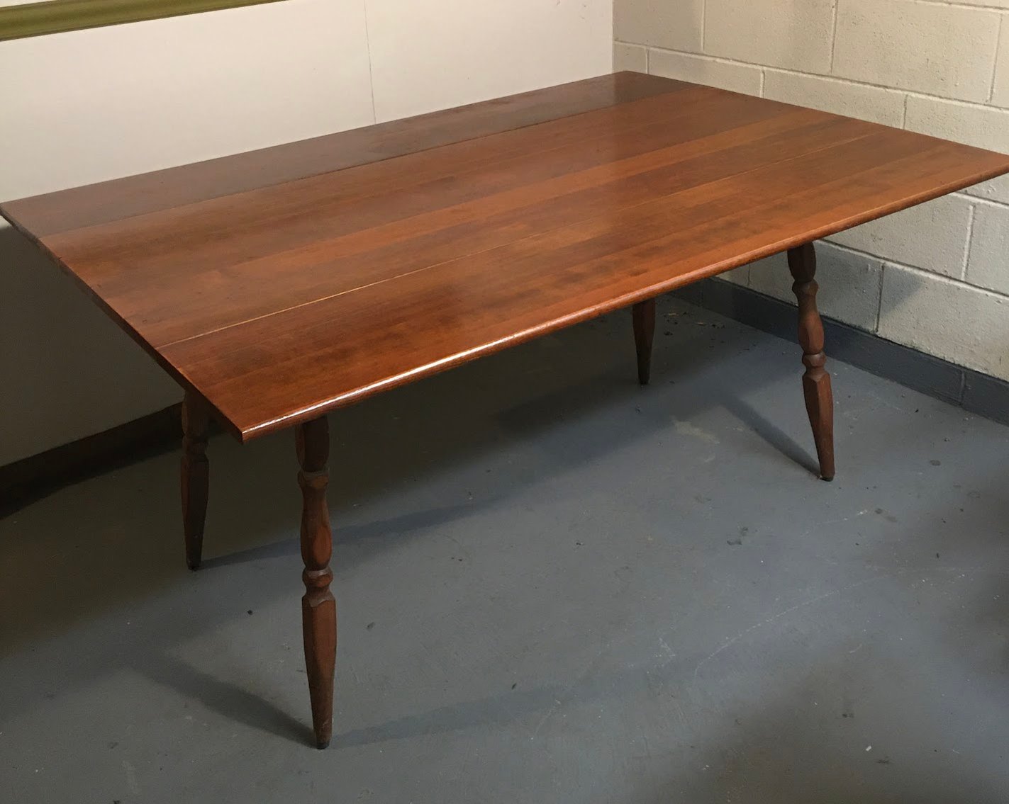 Drop leaf Dining Table