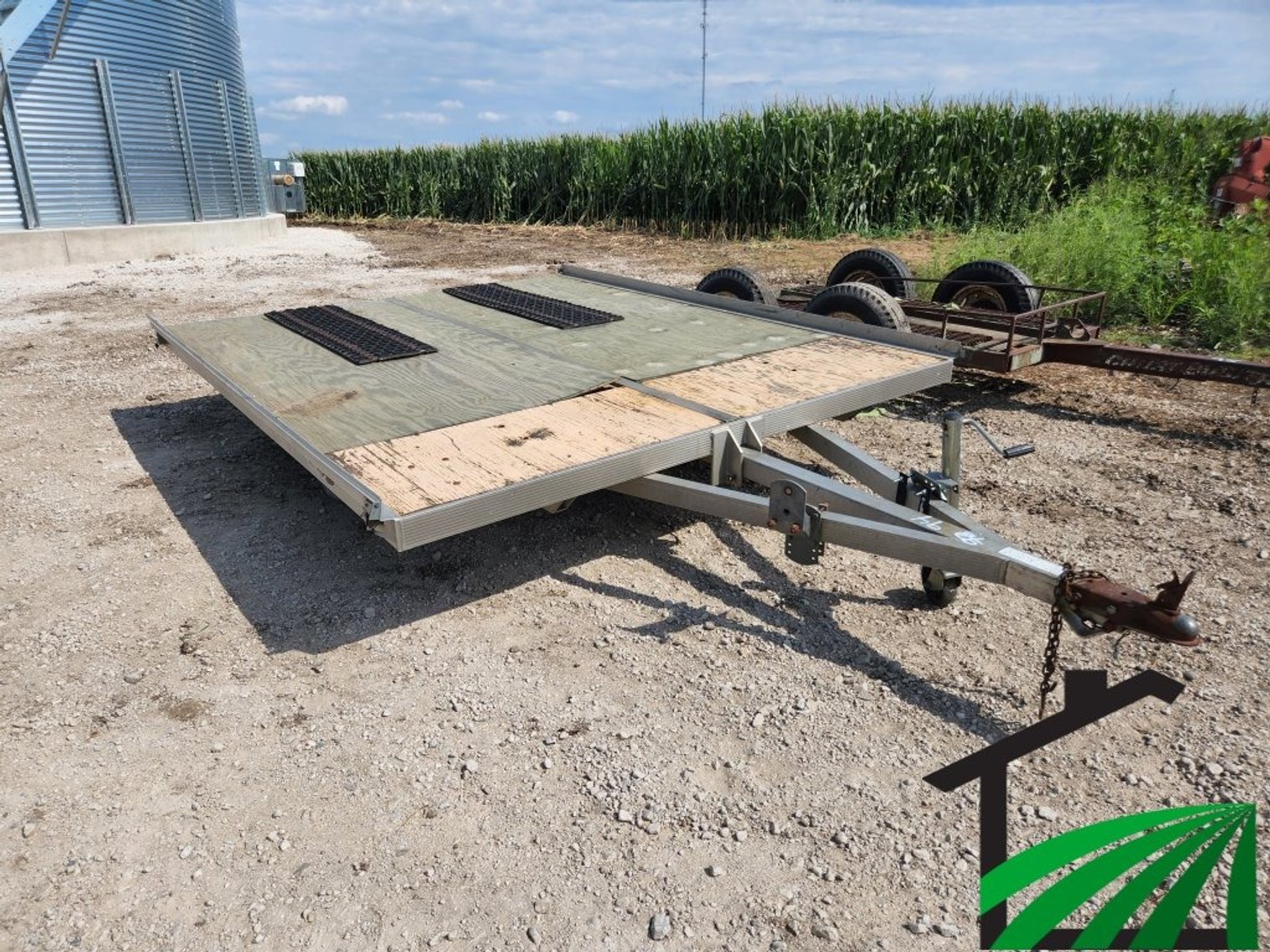 Snowmobile trailer
