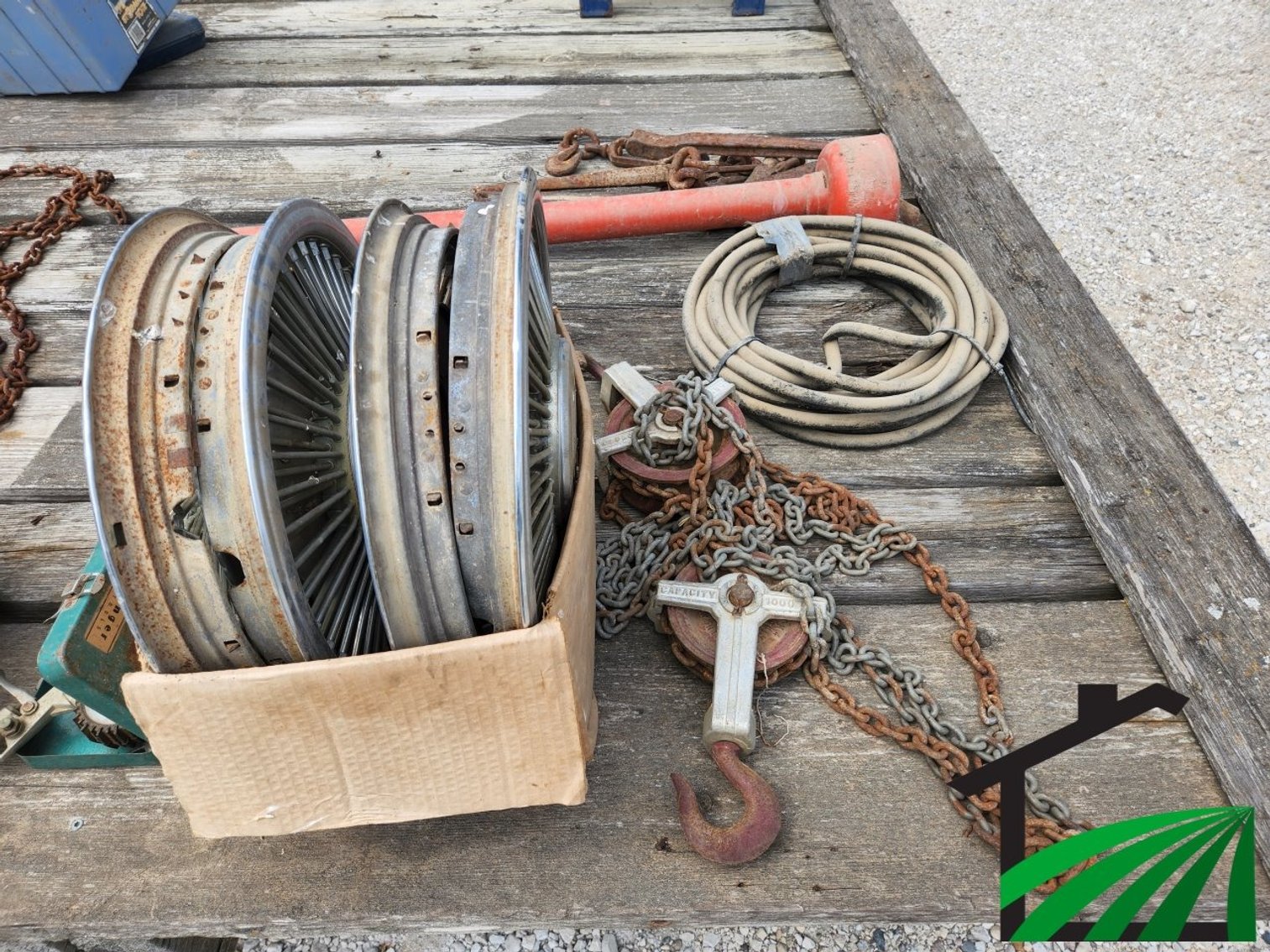 Hayrack/OFFLINE items, DO NOT BID ON THIS LOT!
