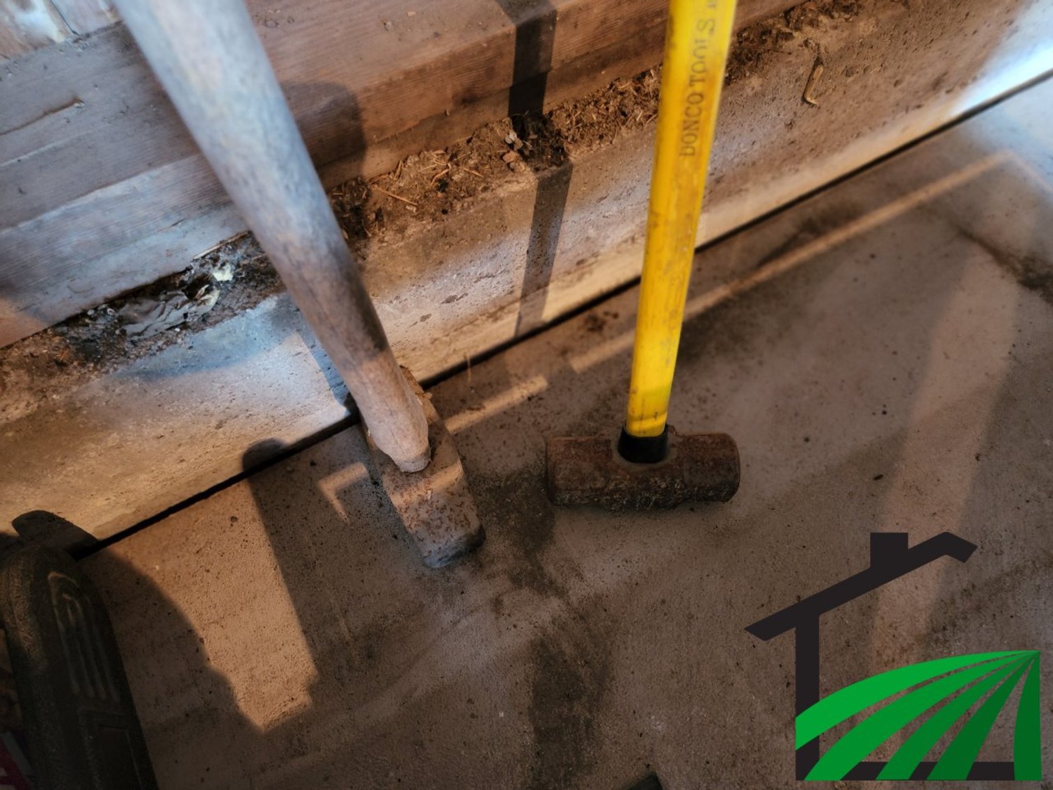 Pair of sledge hammers