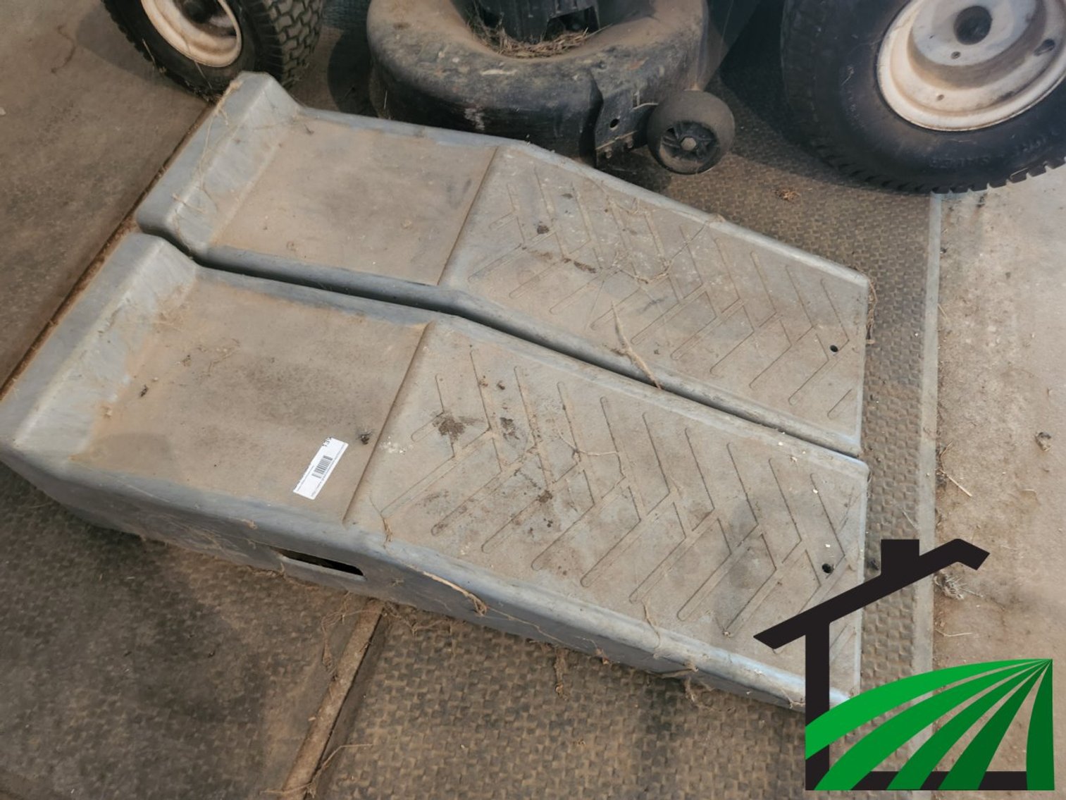 Pair of car ramps