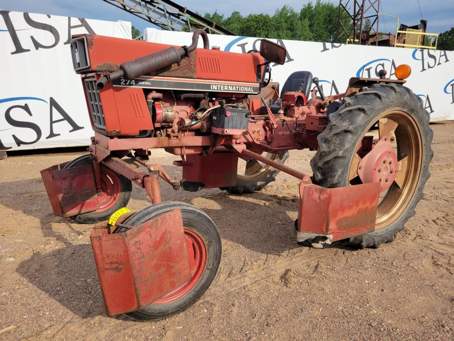 International 274 Tractor