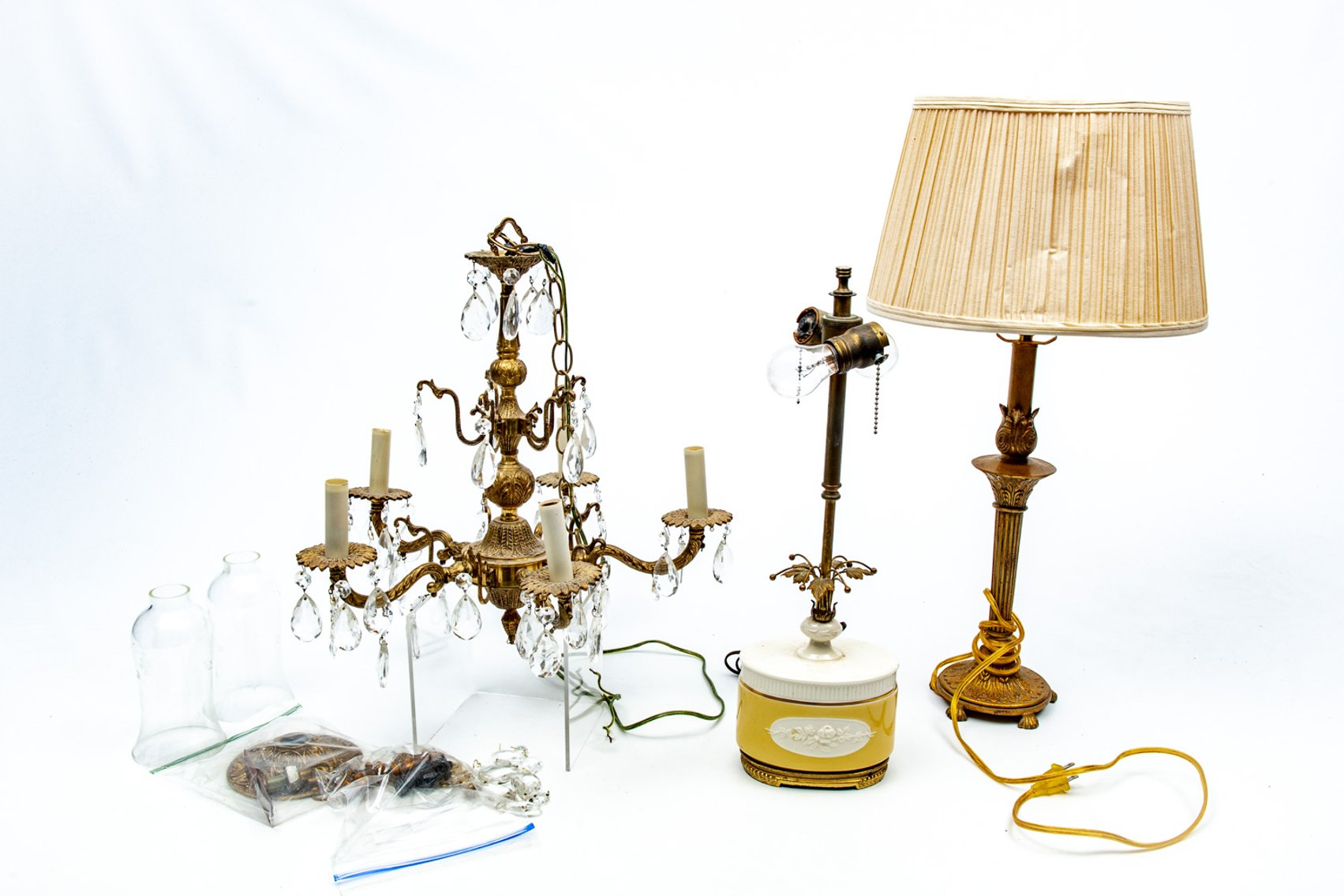 Light Fixtures - Chandelier, Ornate Lamps, & More