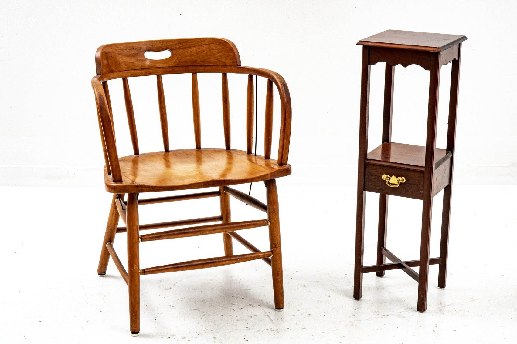 Bekins Caboose Chair & 2-Tier Plant Stand
