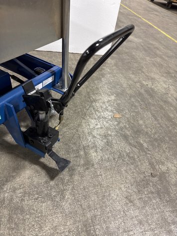 Image for Vestil Manual Powered Lifting Cart / Work Surface