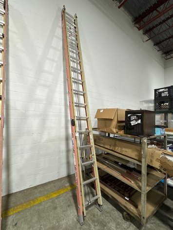 Image for 32-Foot Werner GlideSafe Extension Ladder