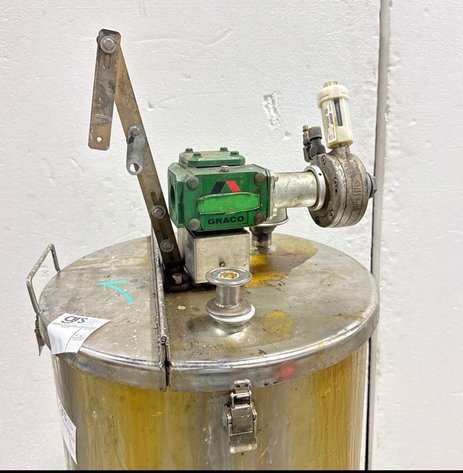 Image for Graco Pneumatic Fluid Pressure Tank & Agitator