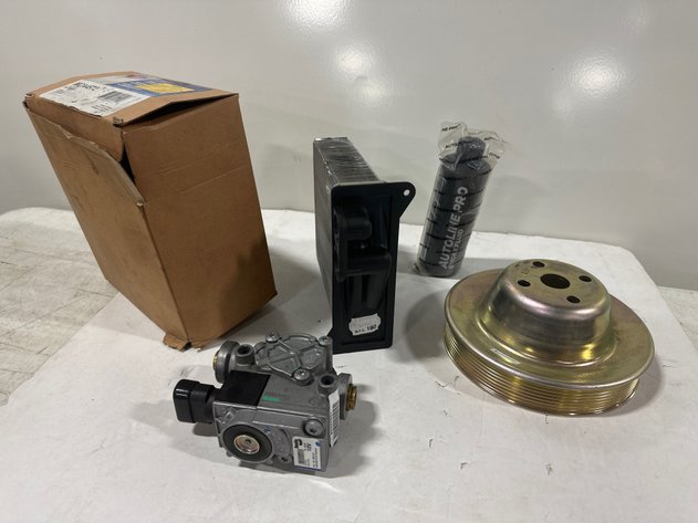 Image for Bendix Valve, Carquest Master Cylinder & Automotive Parts Lot