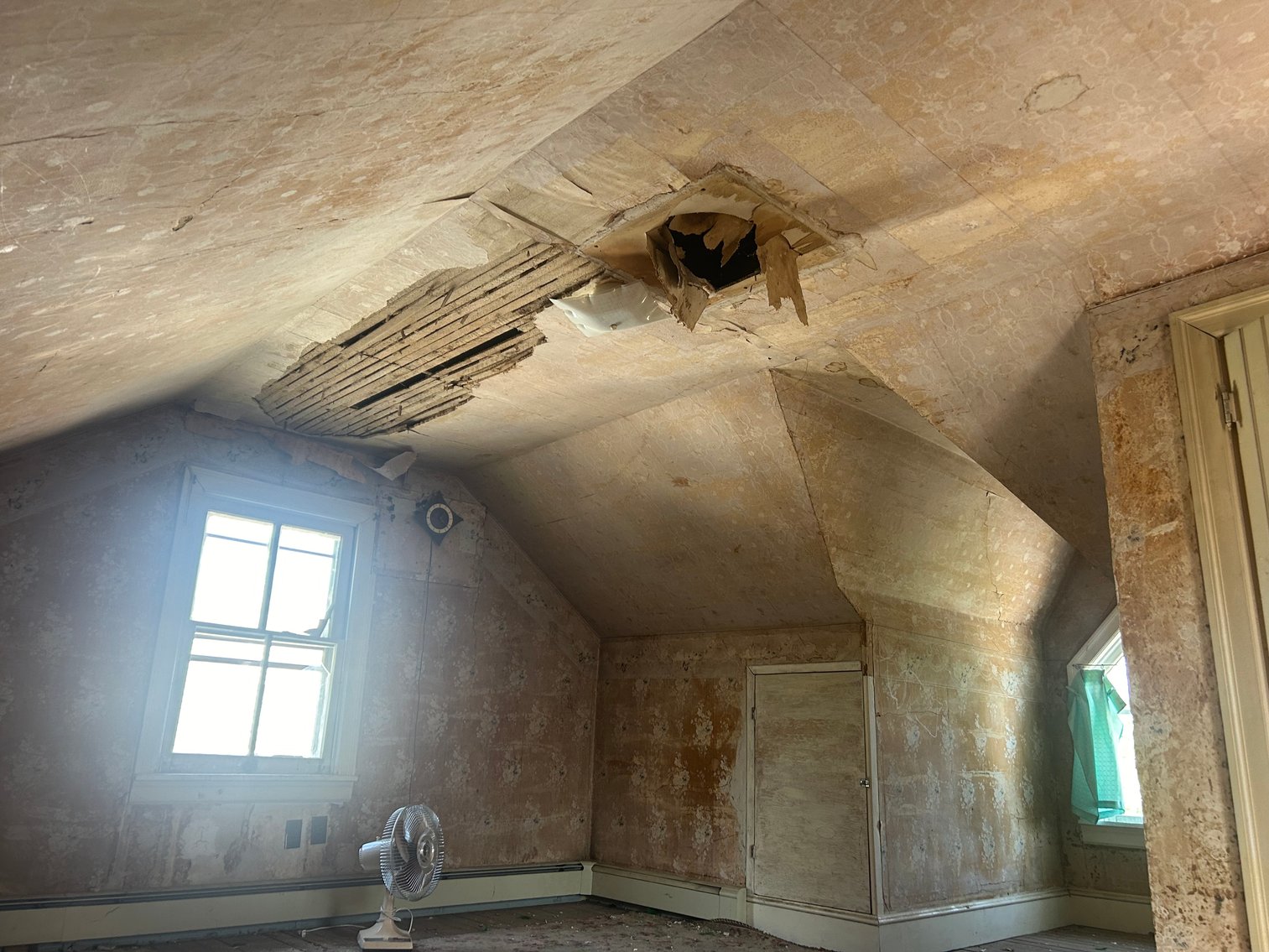 Image for Seller Ordered Online Auction - 1,278 +/- SF Two-Story Dwelling on 32' x 180' Lot