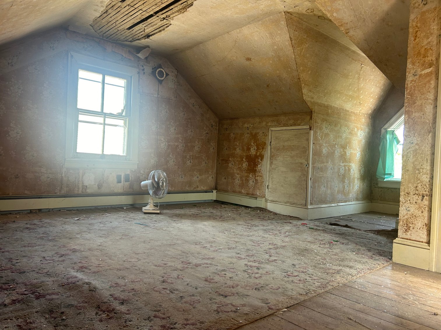 Image for Seller Ordered Online Auction - 1,278 +/- SF Two-Story Dwelling on 32' x 180' Lot