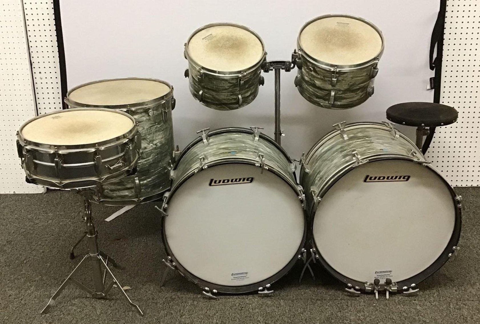 Image for Alderfer Online - Musical Instrument Auction: 8-29-19