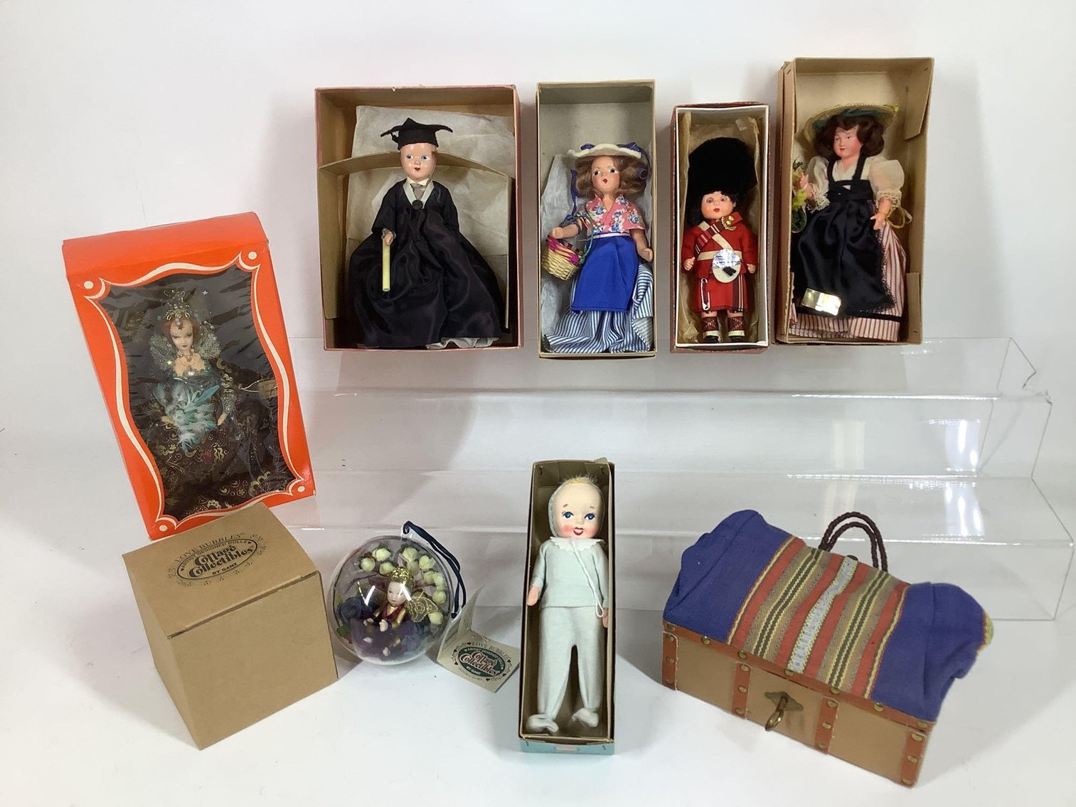 Image for LOT OF DOLLS.