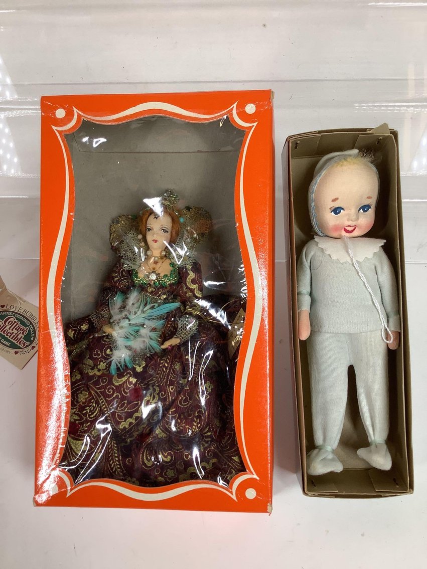 Image for LOT OF DOLLS.