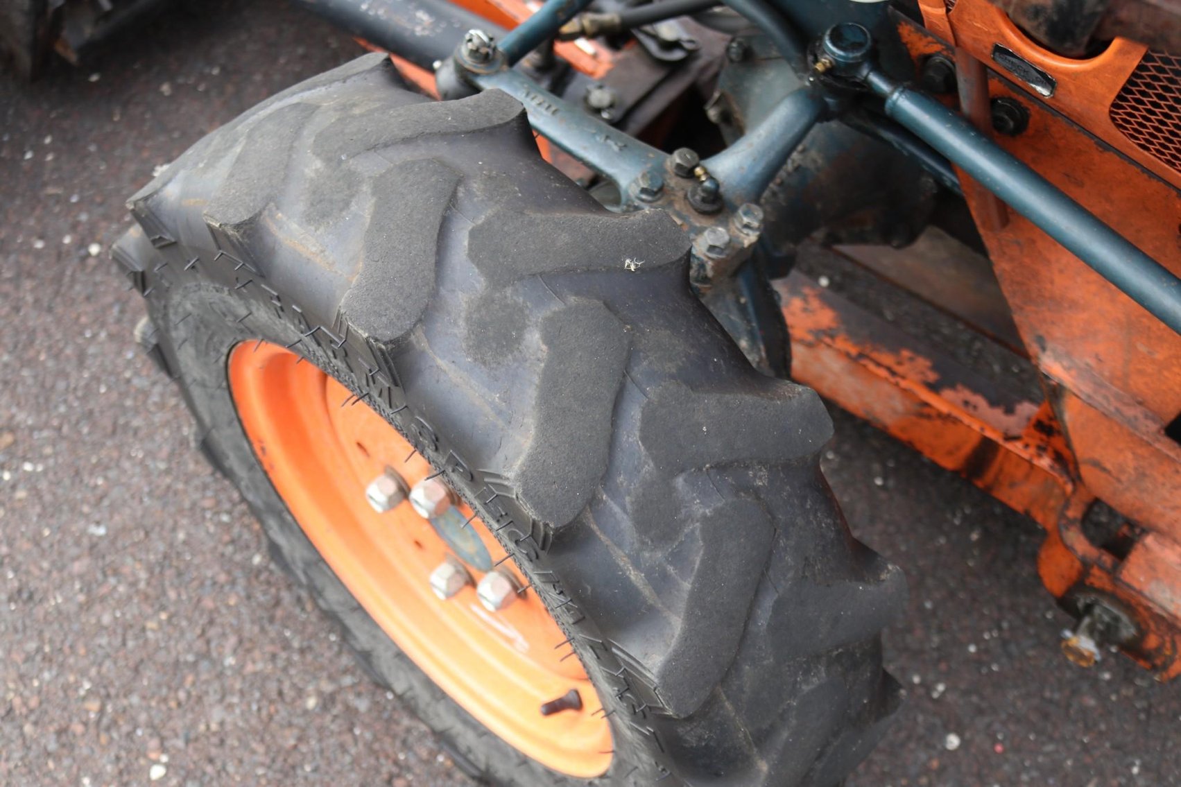 Image for 1982 Kubota B6100 HST 4WD Tractor
