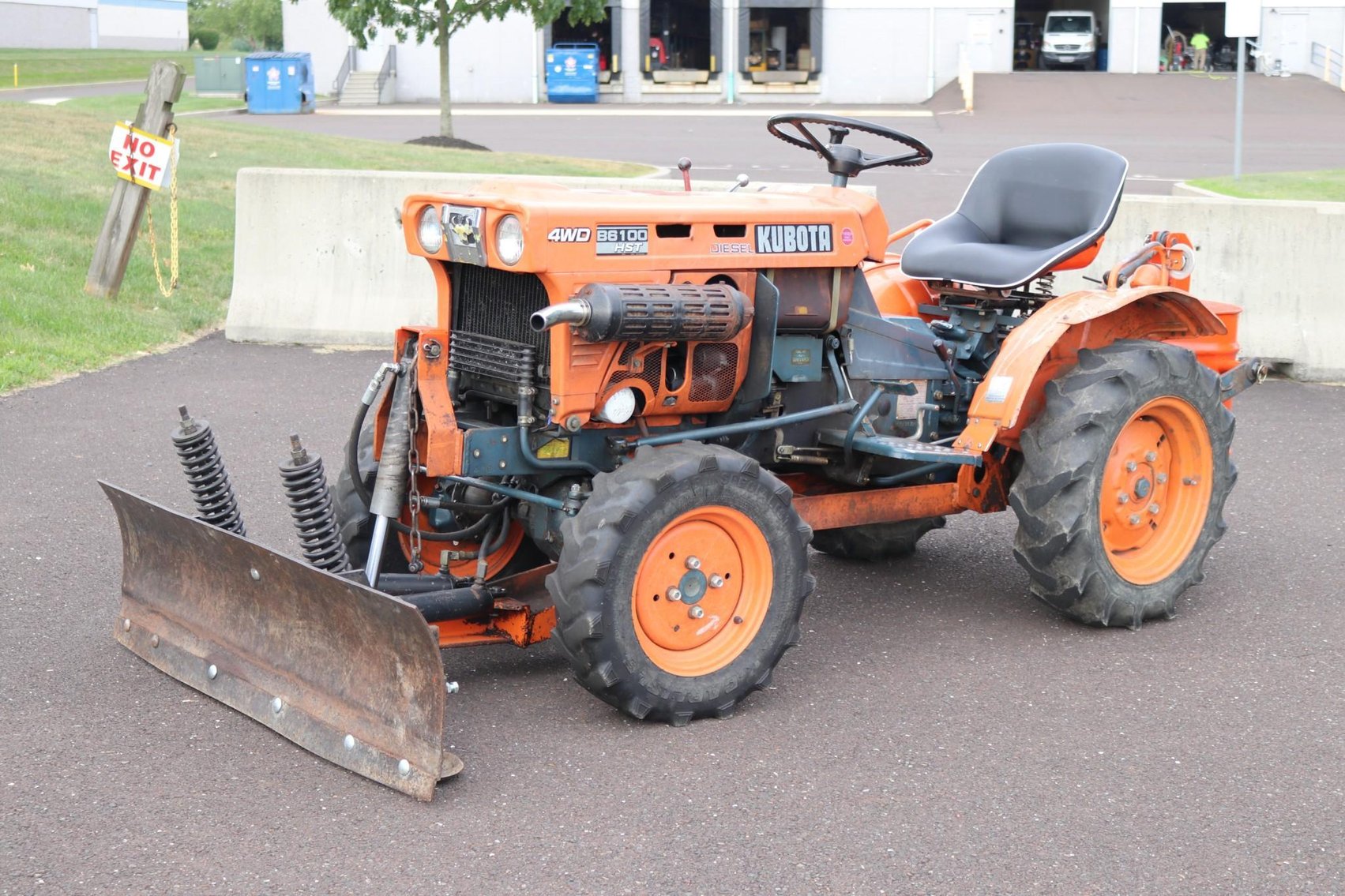 Image for 1982 Kubota B6100 HST 4WD Tractor