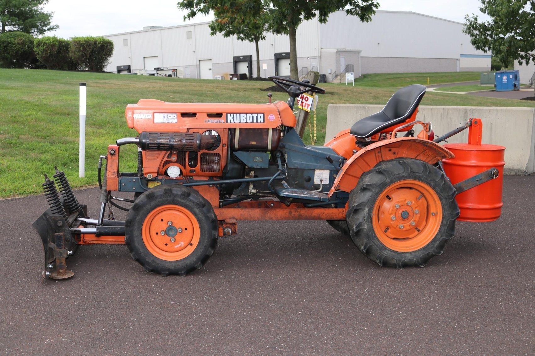 Image for 1982 Kubota B6100 HST 4WD Tractor