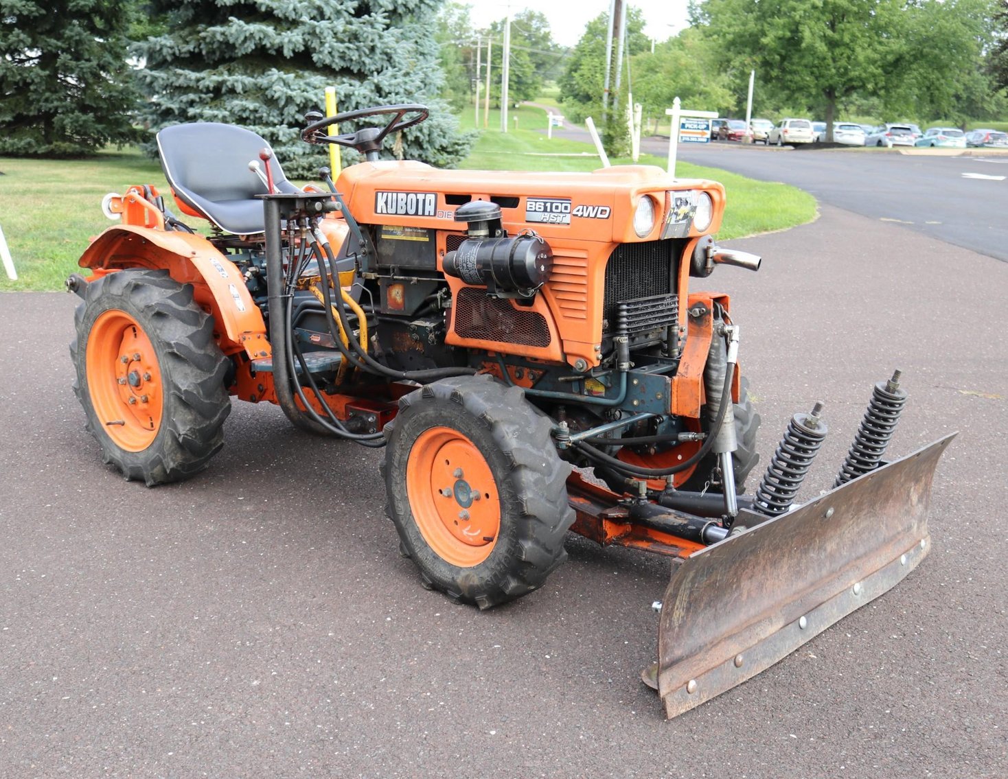 Image for 1982 Kubota B6100 HST 4WD Tractor