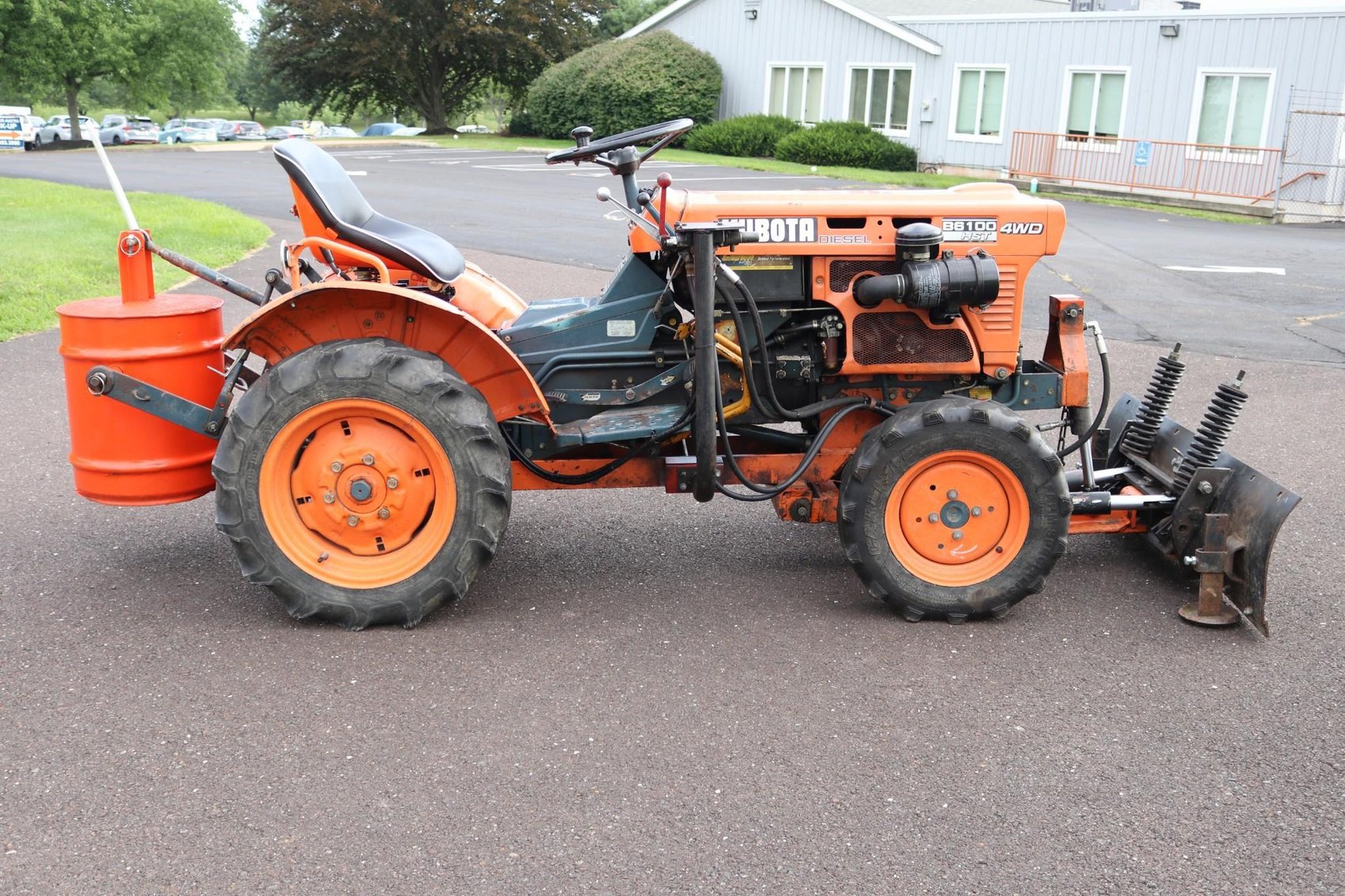 Image for 1982 Kubota B6100 HST 4WD Tractor