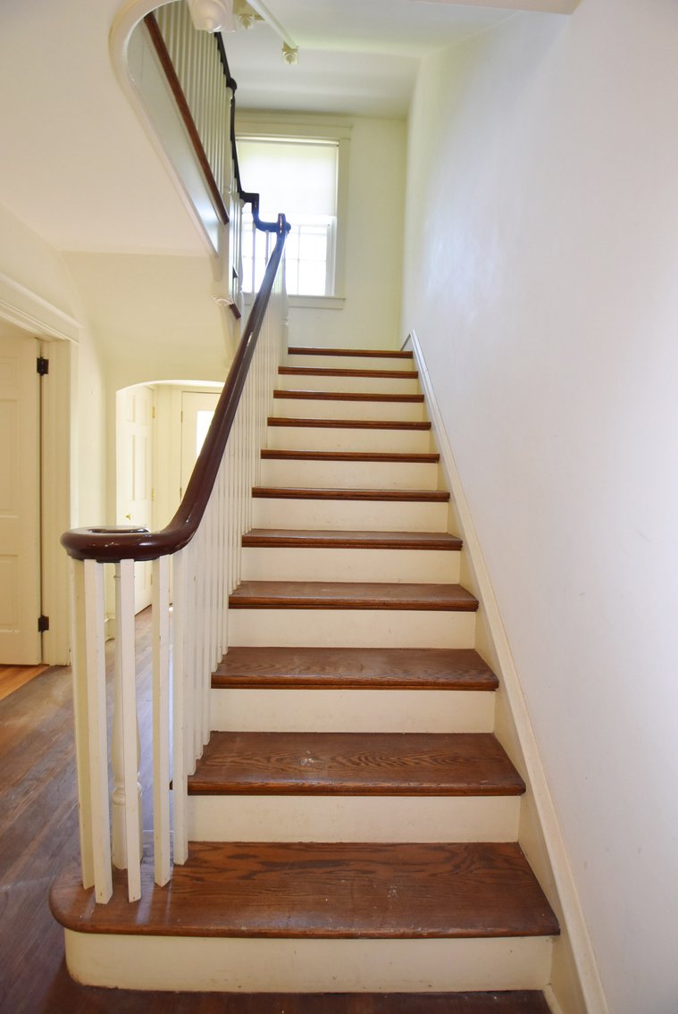 Image for Sold! Real Estate For Auction | 19 Farm Road, Wayne, PA 19087 | July 17, 2025 at 4:00 PM