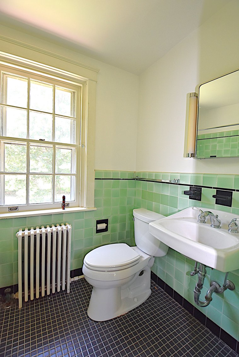 Image for Sold! Real Estate For Auction | 19 Farm Road, Wayne, PA 19087 | July 17, 2025 at 4:00 PM