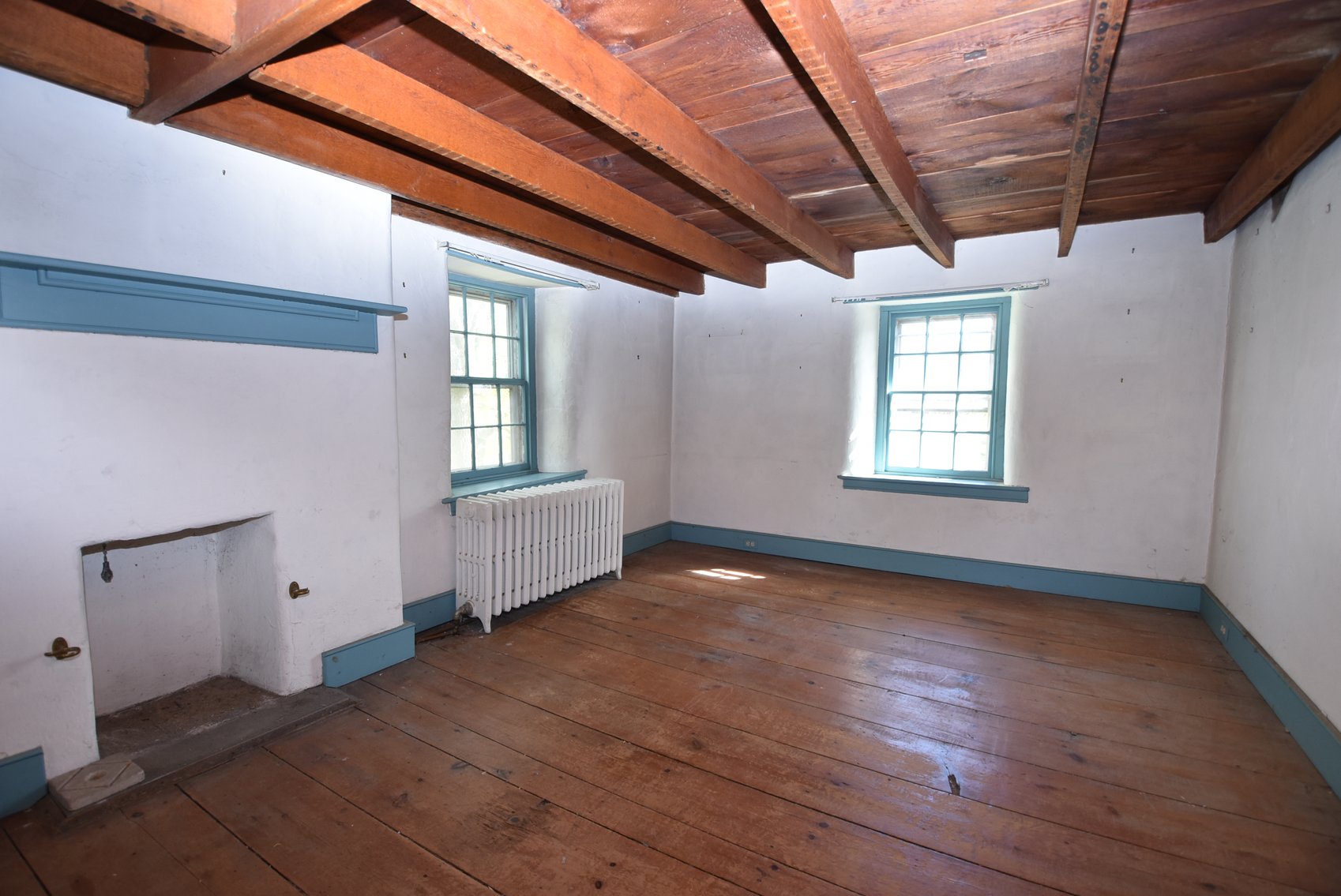 Image for Sold! Real Estate For Auction | 210 Buckwalter Road, Phoenixville, PA 19460 | November 13, 2025 at 4:00 PM