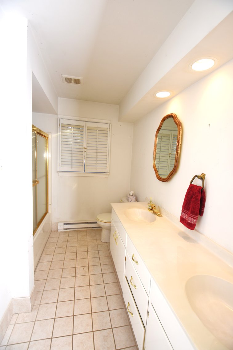 Image for Sold! Real Estate For Auction | 1850 Briarcliff Terrace, Allentown, PA 18103 | March 26, 2026 at 4:00 PM