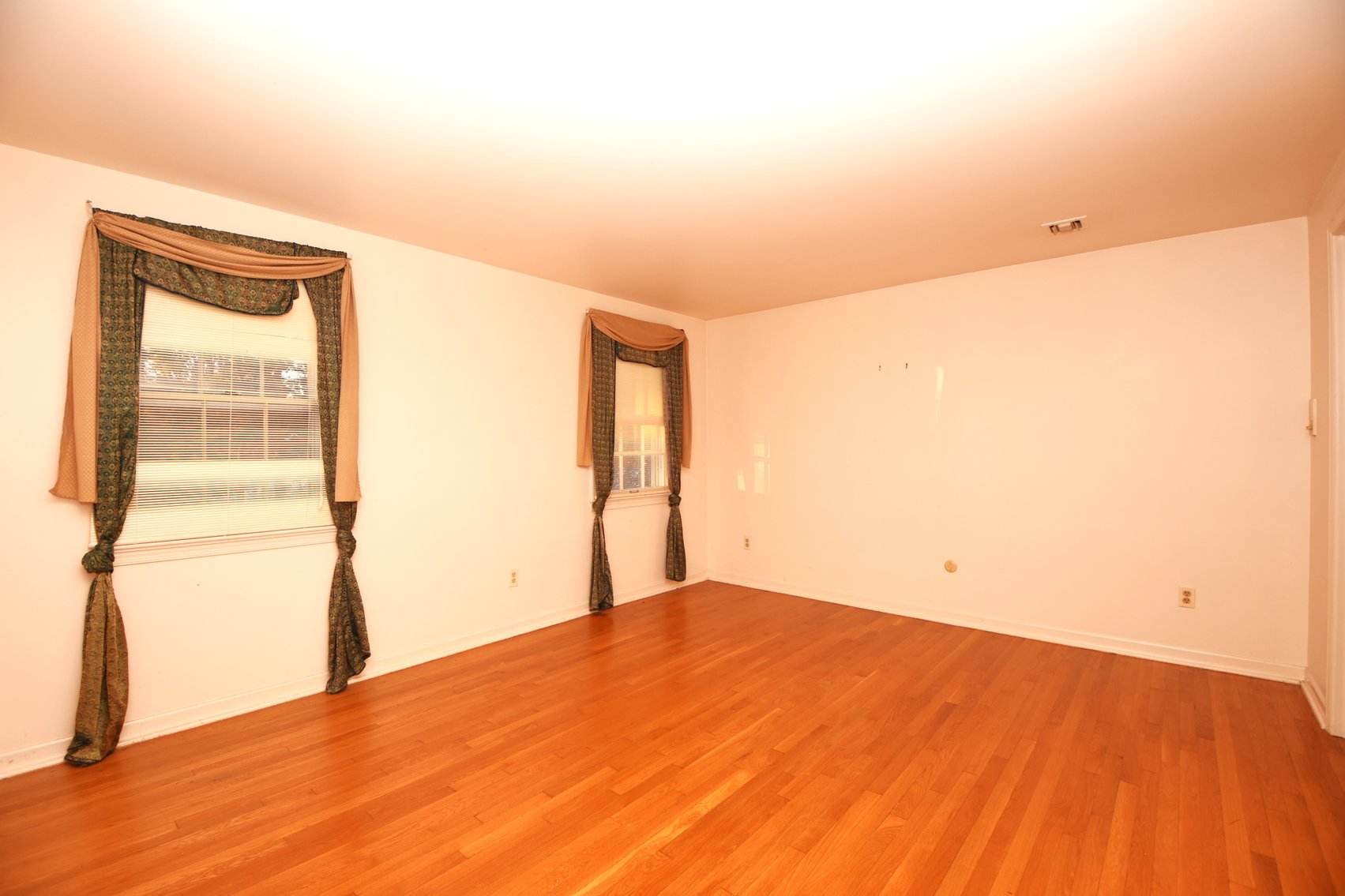 Image for Sold! Real Estate For Auction | 1850 Briarcliff Terrace, Allentown, PA 18103 | March 26, 2026 at 4:00 PM