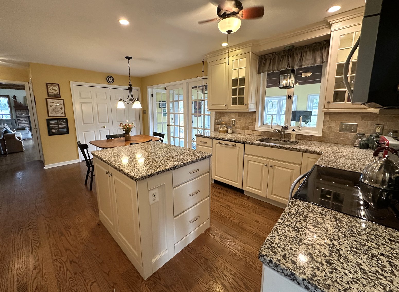 Image for Sale Pending | Real Estate For Sale | 613 Shearer Street, North Wales, PA 19454