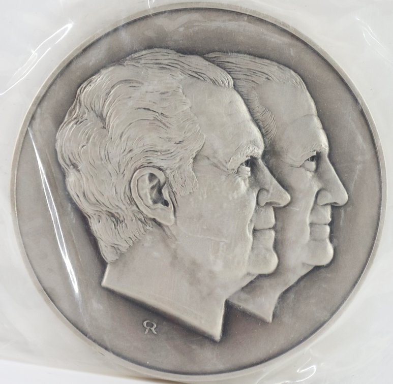 Image for Franklin Mint Sterling Silver Nixon Inaugural Medal