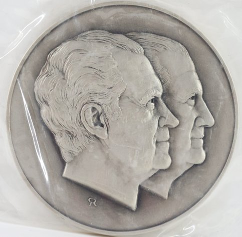 Image for Franklin Mint Sterling Silver Nixon Inaugural Medal