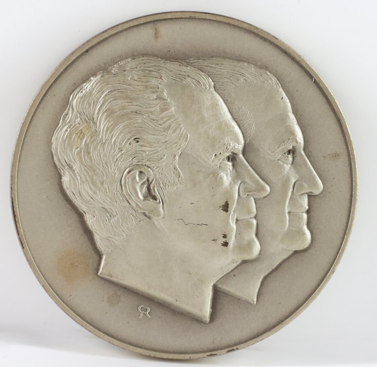 Image for Franklin Mint Sterling Silver Nixon Inaugural Medal