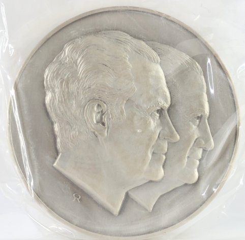 Image for Franklin Mint Sterling Silver Nixon Inaugural Medal
