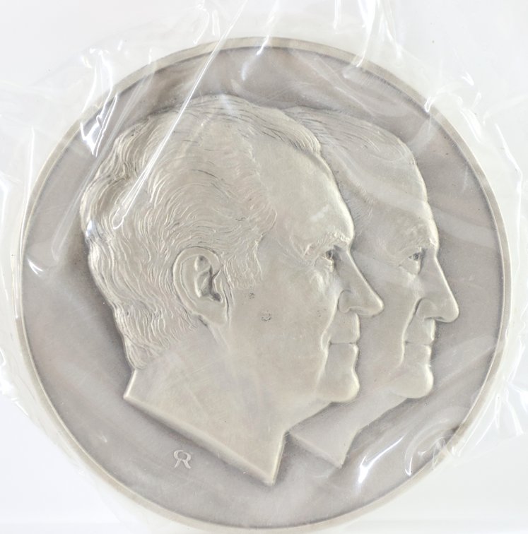 Image for Franklin Mint Sterling Silver Nixon Inaugural Medal