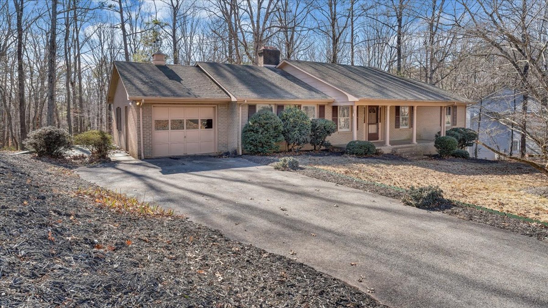 Image for 155 Oxford Circle Real Estate Auction