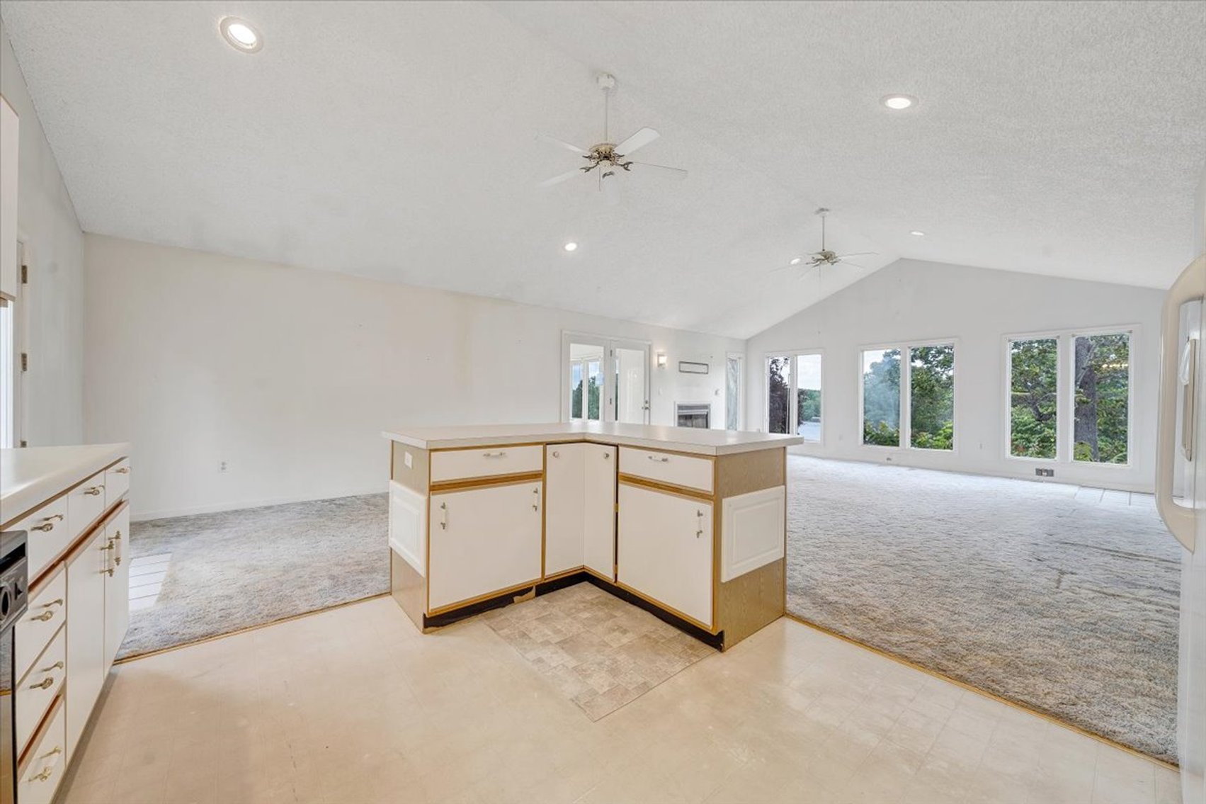 Image for 205 Park Shores Circle Real Estate Auction