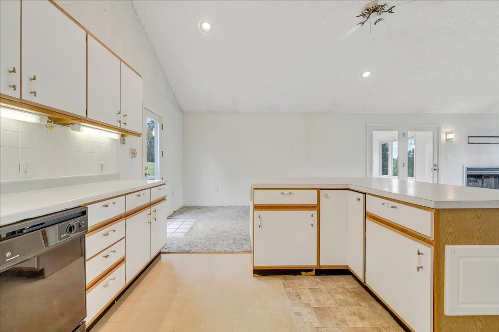 Image for 205 Park Shores Circle Real Estate Auction