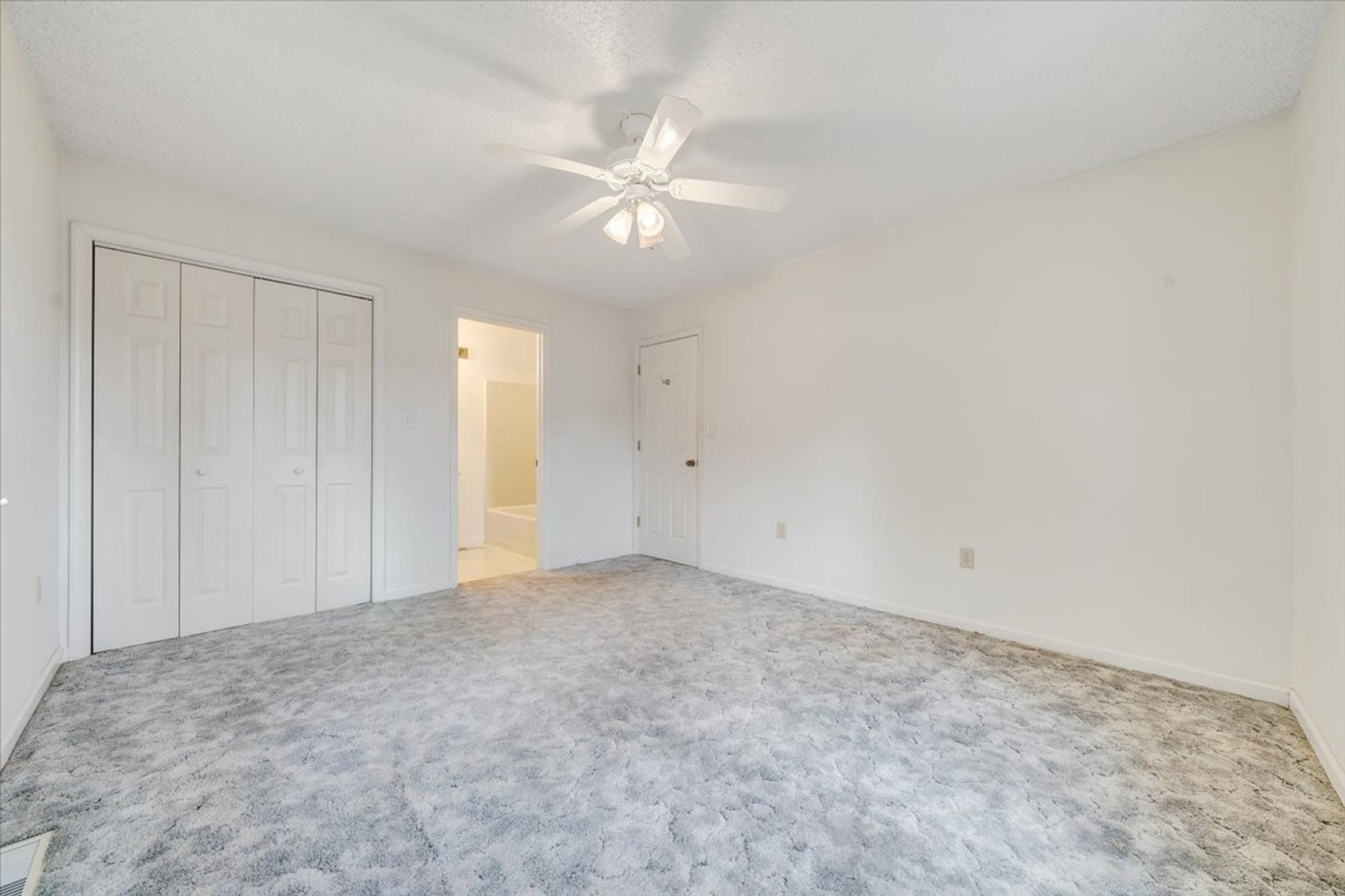 Image for 205 Park Shores Circle Real Estate Auction