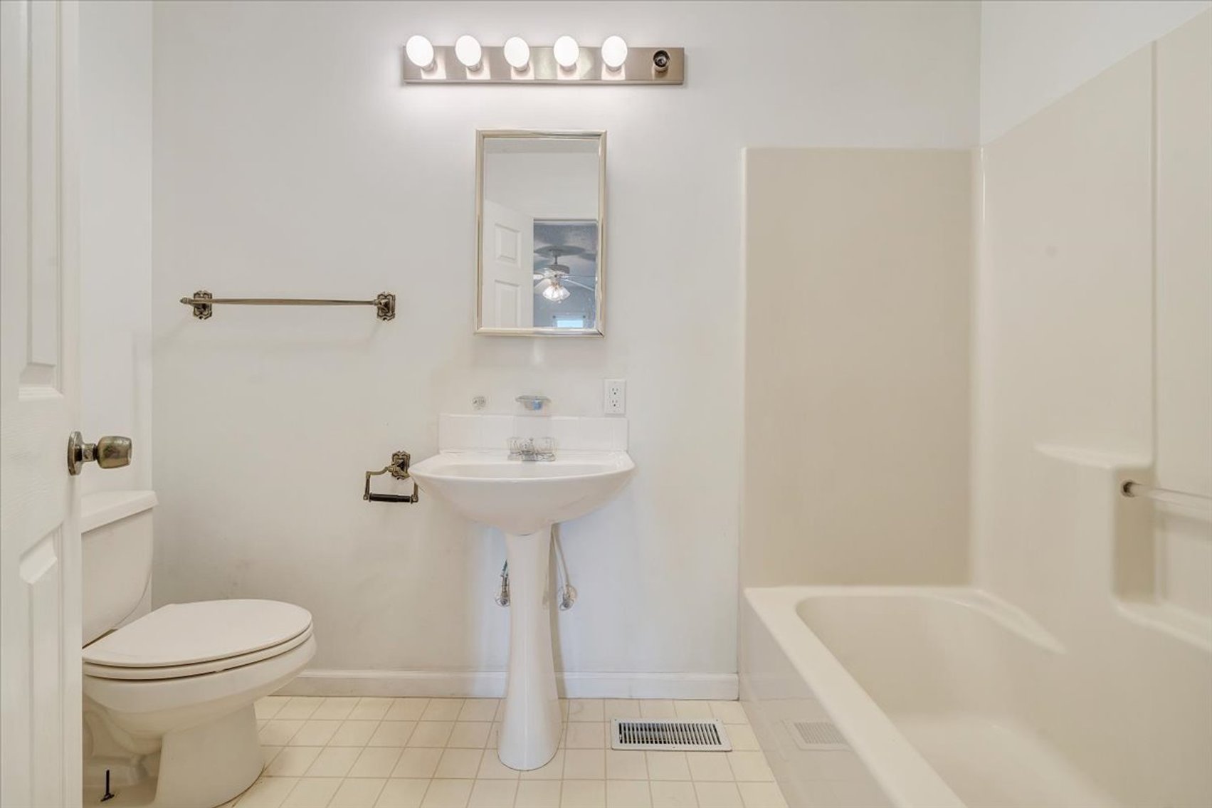 Image for 205 Park Shores Circle Real Estate Auction