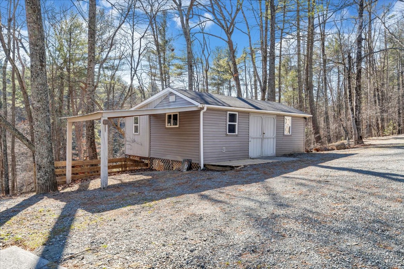 Image for 365 Isolane Road Real Estate Auction