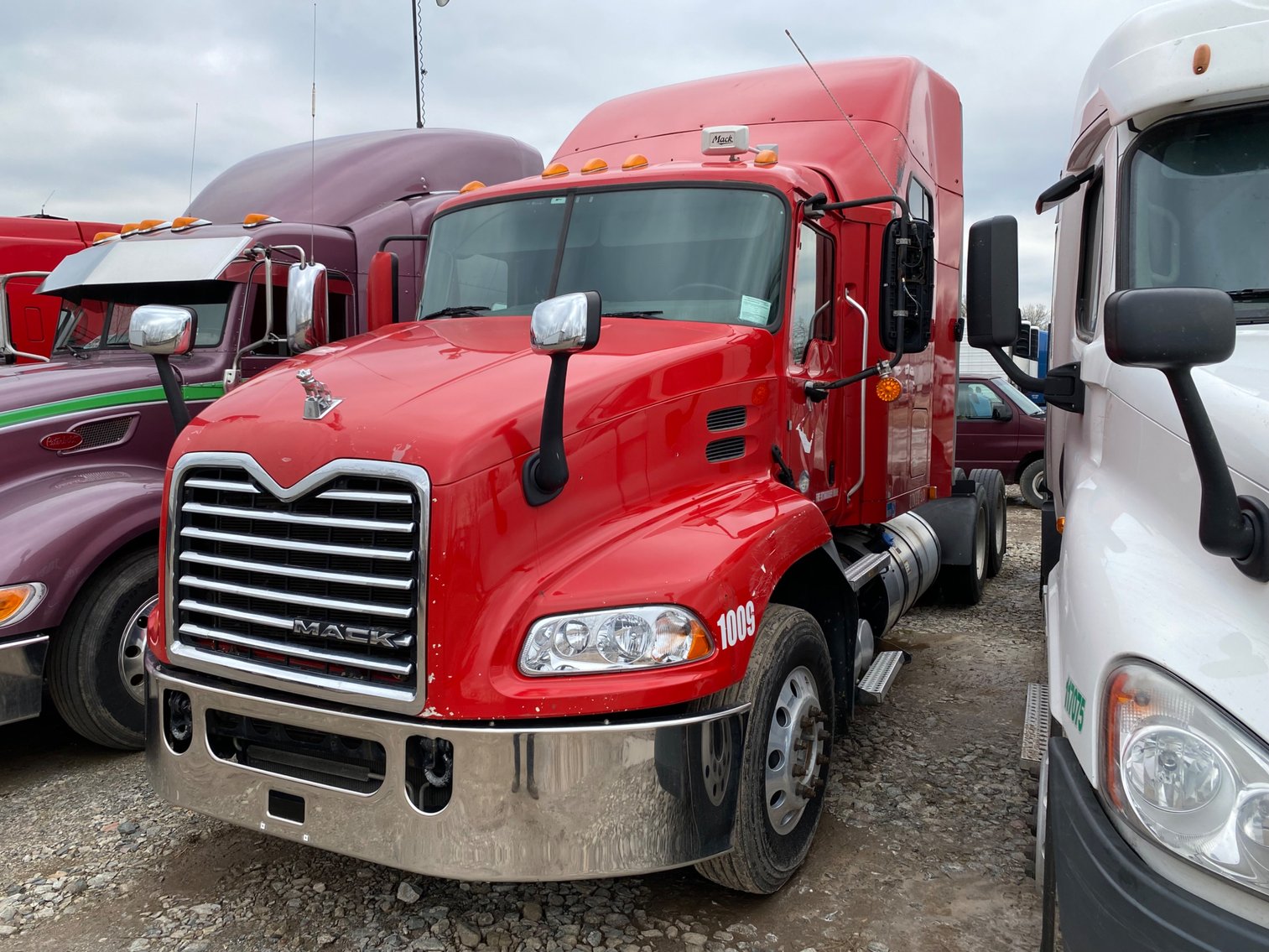 Image for Kenworth, Mack & Volvo Sleeper Tractors\