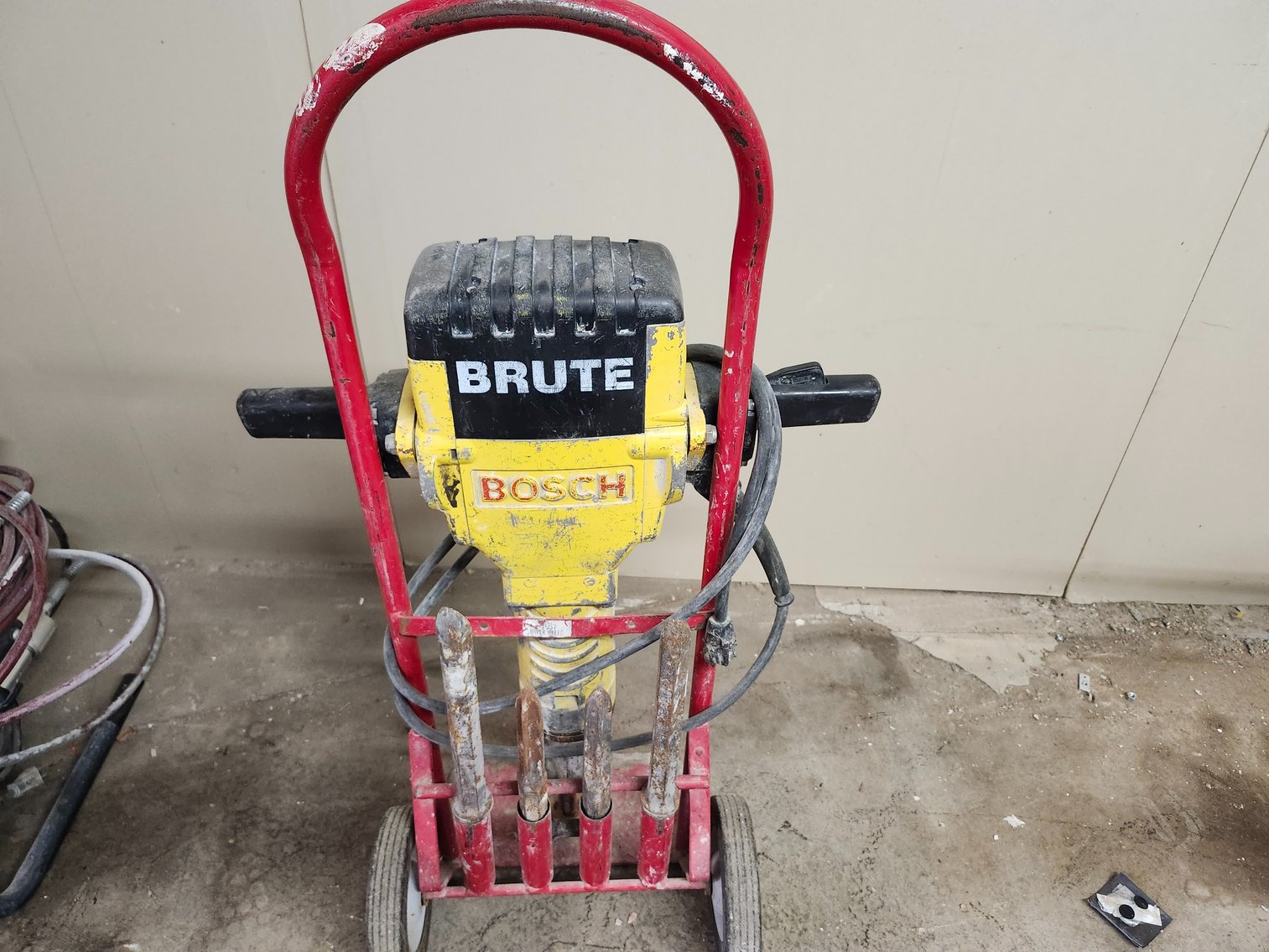 Image for BOSCH BRUTE 115V JACK HAMMER W/4 BITS AND CART
