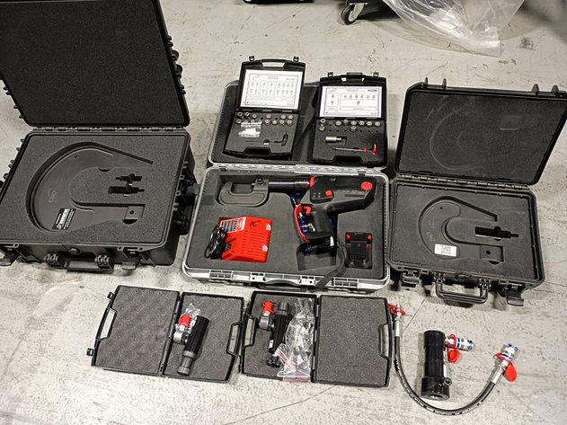 CMO Full 7pc Cordless 18V Self-Piercing Rivet Gun System