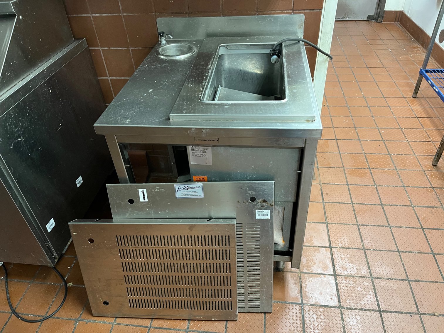 Image for Former National Chain Restaurant – Commercial Kitchen, Refrigeration & Dining Fixtures