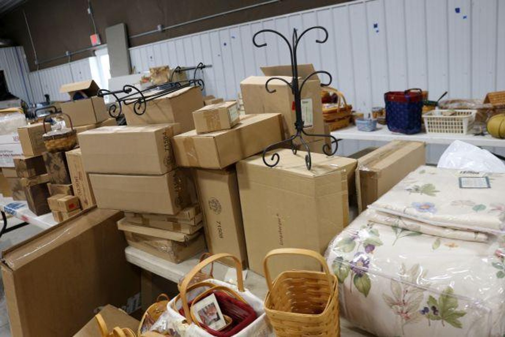 Image for LARGE LONGABERGER BASKET & POTTERY COLLECTION