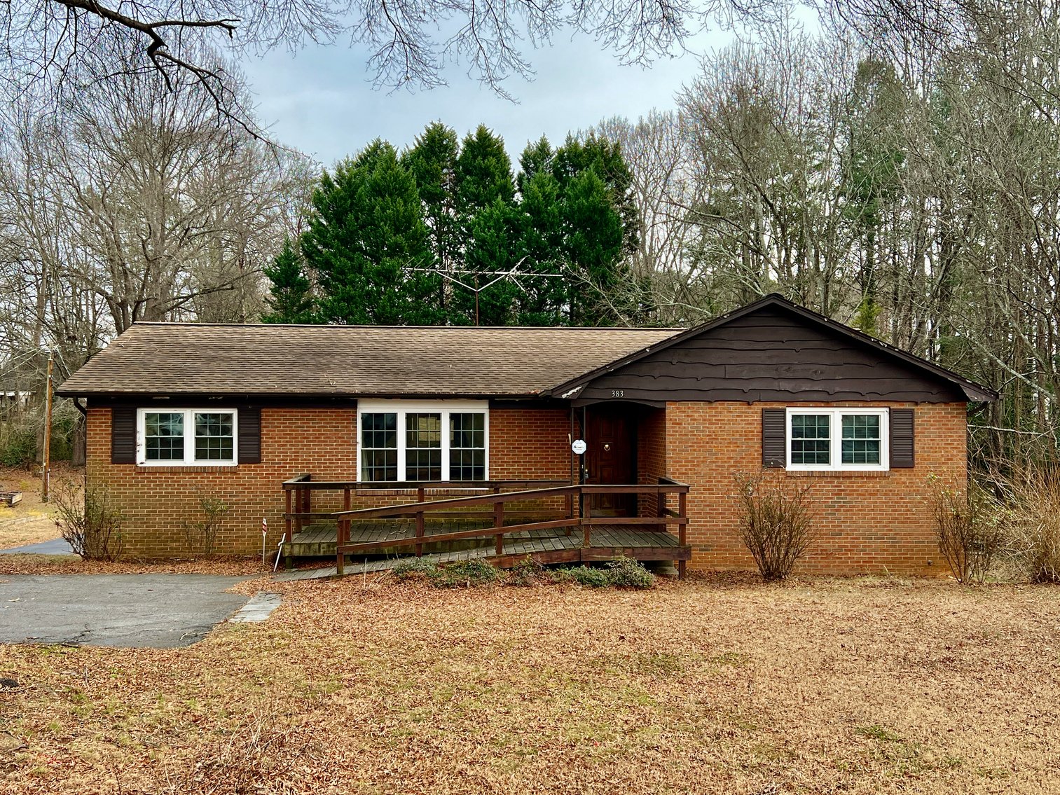 Adorable Brick Home in Taylorsville, NC Auction