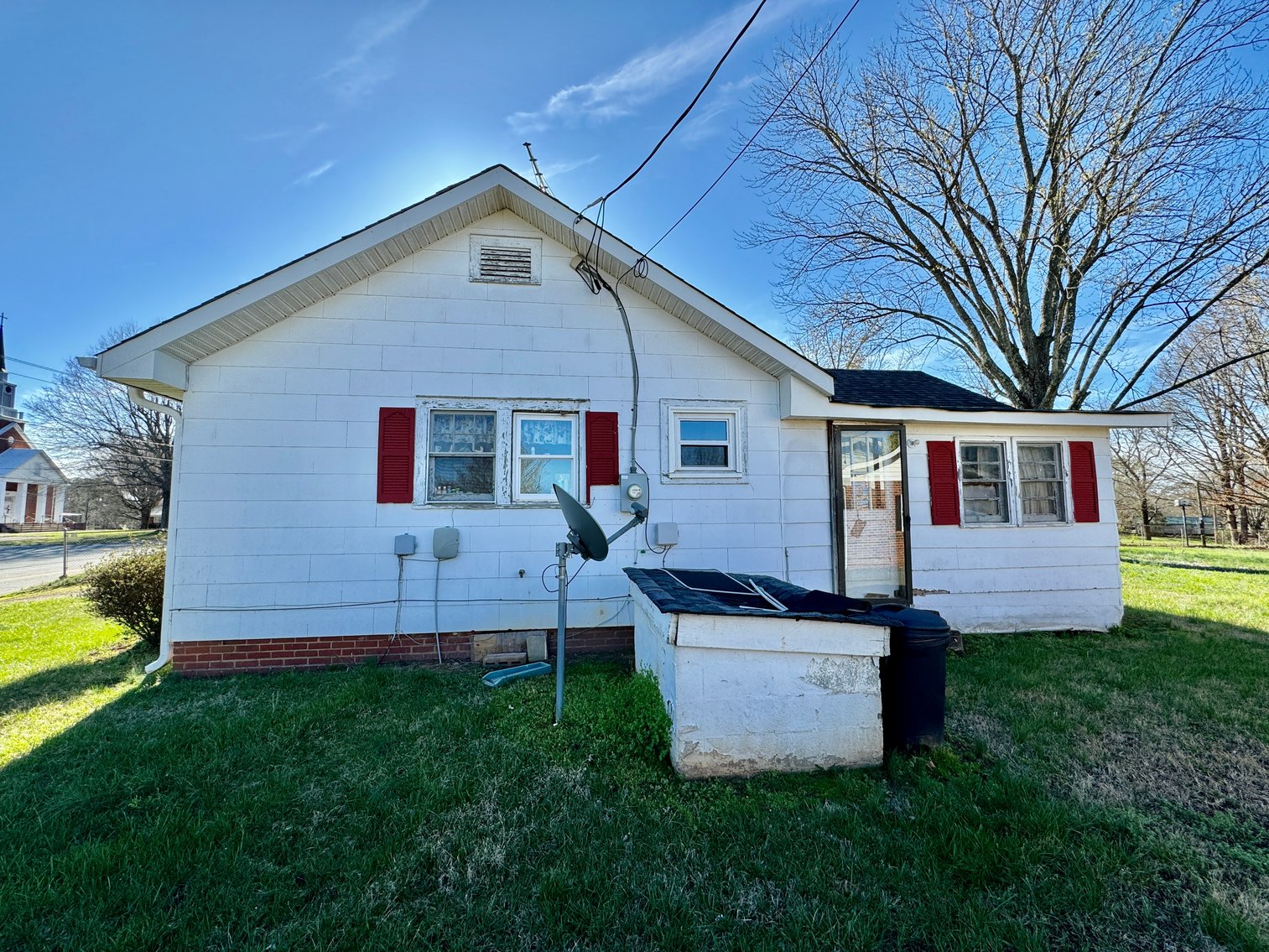 JUDICIAL SALE - 2 Bed/1 Bath Home in East Bend, NC