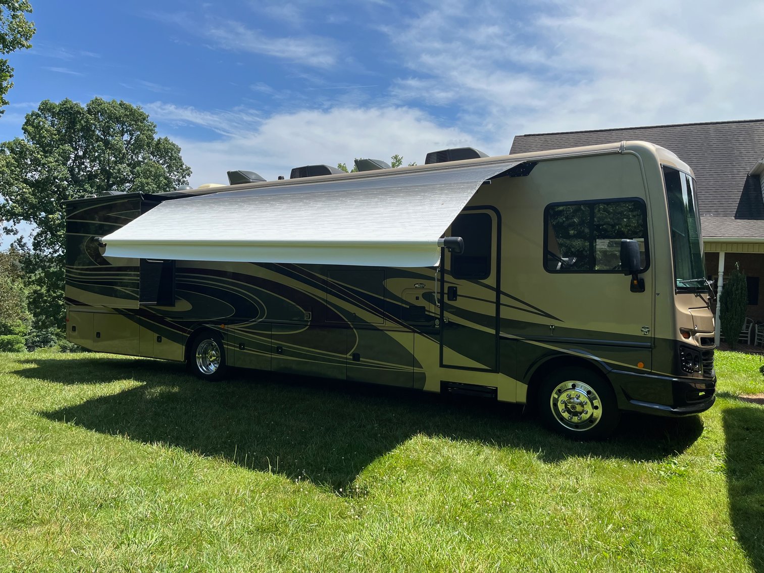 2019 Fleetwood Bounder Model 36F (39 ft long) Motorhome